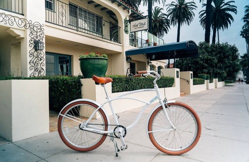 West Beach House | Beach Getaway! 3 Family-friendly Units, Outdoor Pool, Near MOXI Science Museum