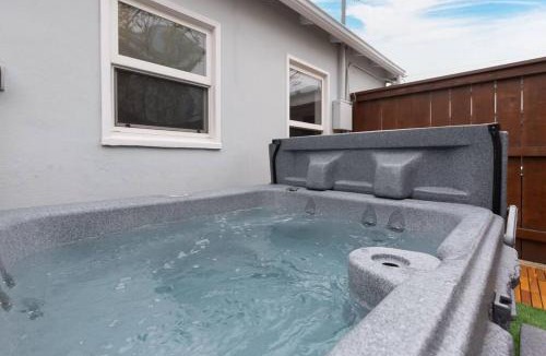 Crown Point House | Beach House In The Heart Of PB