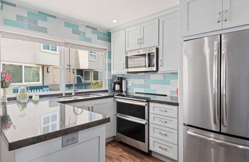 Carpinteria Condo | Beach Retreat Condo with a Heated Pool & Hot Tub!
