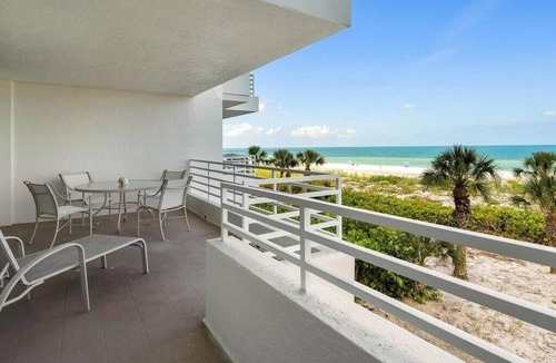 Marco Island Condo | Beachfront 2BR, 2BA Marco Island condo with pool and WiFi.