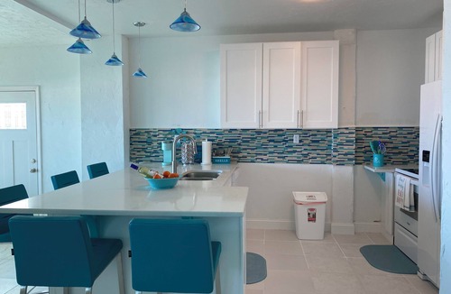 Bonita Springs House | Beachfront 3 bedrooms 2 bath house . Walk out into the sand🐬