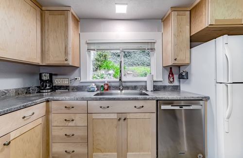 Westhaven-Moonstone House | Beachfront Escape at Moonstone Beach with sunset-view deck, washer/dryer & WiFi