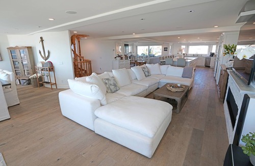 Silver Strand House | Beachfront -escape to California’s best kept secret Silverstrand Beach.