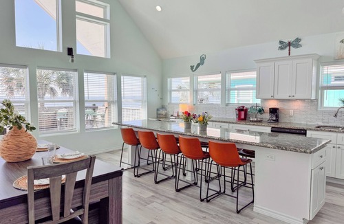 Port Bolivar House | Beachfront | Hot Tub, Game Room, Mini Golf & More