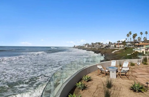 Lower Hermosa House | Beachfront Windansea Escape ideal for families