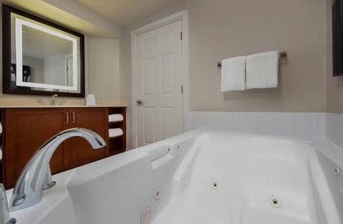 Central Beach Resort | BeachPlace Towers -Many Dates Available- Seaside Retreat