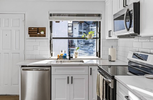 Point Loma Heights Condo | Beachside Bliss: Cozy Condo with Fireworks View