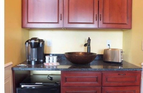 Shasta Cascade Ski Chalet | Bear Creek Falls Ranch 4 Superior Rooms
