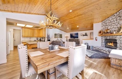 Upper Moonridge Cabin | BearVinidos- Relaxing Family Cabin- Ping-Pong