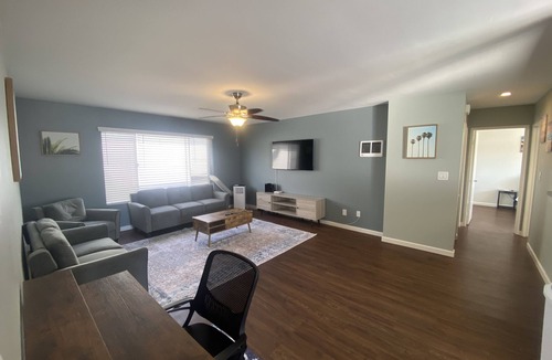 Crown Point Apartment | Beautiful 2 bed 2 bath one block from Mission Bay!