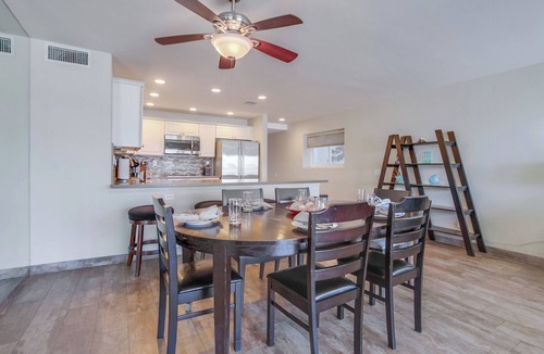 Crown Point House | Beautiful 3 bedroom condo, ground floor, bayfront!