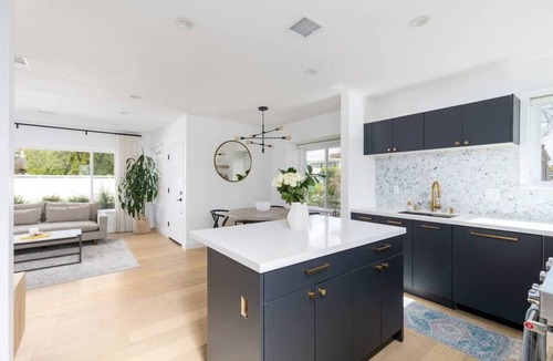 Mar Vista House | Beautiful 3 bedroom home with Spacious Yard in Mar Vistann