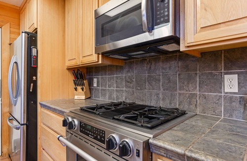 Placerville House | Beautiful Cabin in the Woods - Near Jenkinson Lake