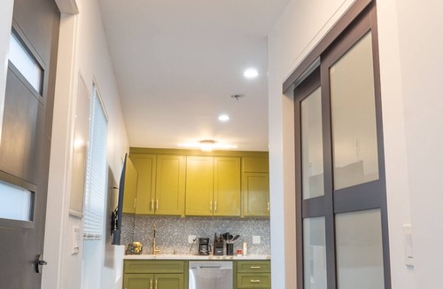 Elysian Heights House | Beautiful central getaway- walk to lake, park and amazing restaurants and bars.