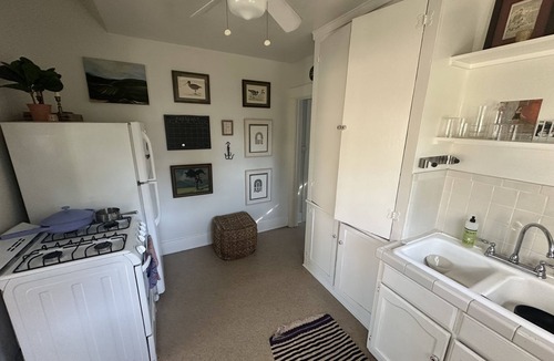 Elysian Heights Cottage | Beautiful Cottage in Echo Park Los Angeles .