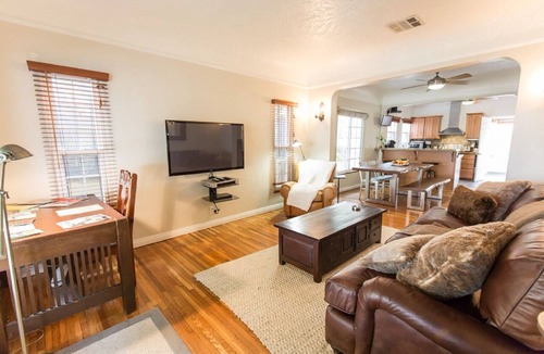 Norma Triangle Apartment | Beautiful Duplex In West Hollywood!