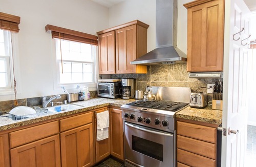 Norma Triangle Apartment | Beautiful Duplex In West Hollywood!