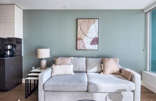 Civic Core Apartment | Beautiful Gaslamp 1BR w/Gym, Sauna & W/D, nr shops, by Blueground