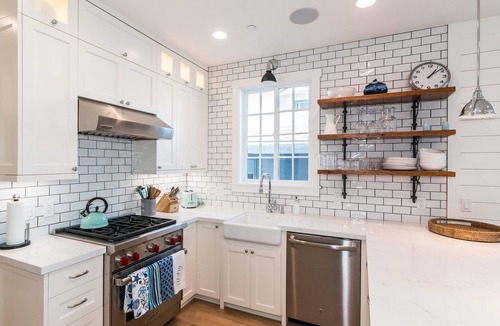 Avalon House | Beautiful Home On The Flats