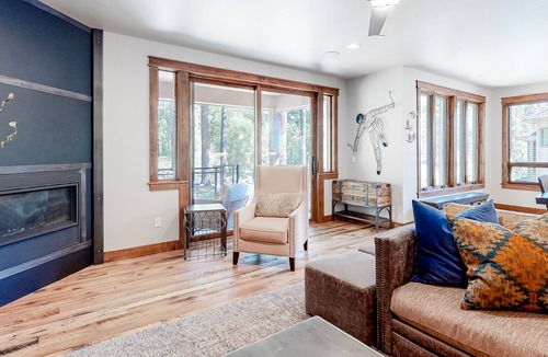 South Lake Tahoe House | Beautiful Mountain Home w/WiFi, EVC, Private W/D - Walk to Heavenly & Lake