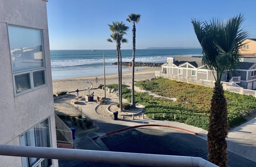 Imperial Beach Condo | Beautiful ocean view condo on the beach w/communal pool & hot tub
