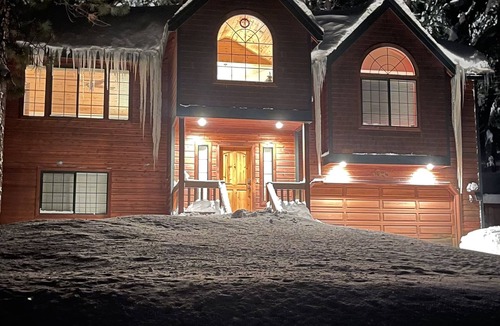 Mountain View Estates House | Beautiful South Lake Tahoe Cabin With Hot Tub