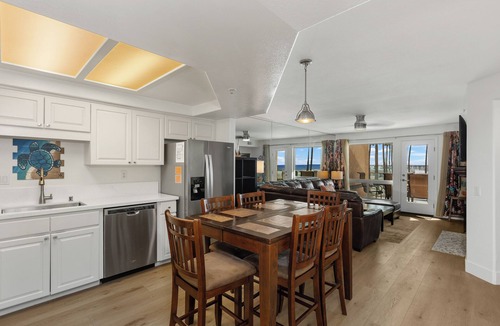 Imperial Beach Condo | Beautiful Sunny 3 Bedroom Ground Floor with Southwest View of the Ocean