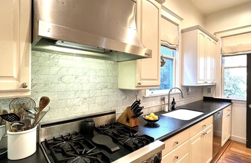 Dolores Heights House | Beautifully decorated 3-bedroom home with backyard in the heart of Noe Valley!