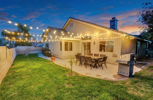 Stevenson Ranch House | Beautifully designed Home near Magic Mountain!