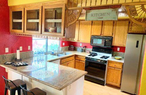 Hemet Bed & Breakfast | Bed and breakfast ∙ 3 guests