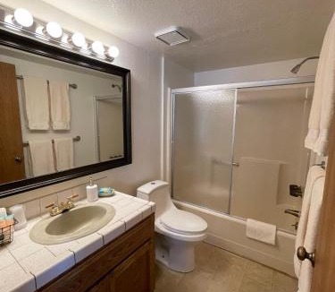 Groveland Bed & Breakfast | Berkshire Inn