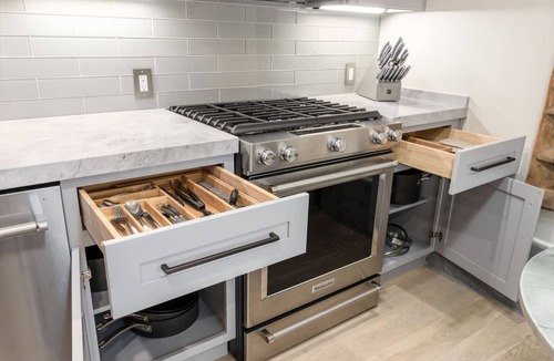 Midtown Sacramento Apartment | Bespoke 1 Bedroom - Private Patio & Fire Pit
