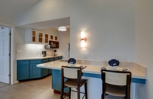 Sunnyvale Hotel | Best Place to Unwind! 3 Relaxing 2BR Suites, Pool Access, Steps from Golf Area!