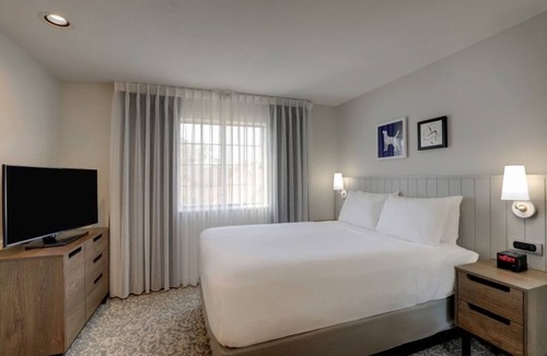 Sunnyvale Hotel | Best Place to Unwind! 3 Relaxing 2BR Suites, Pool Access, Steps from Golf Area!