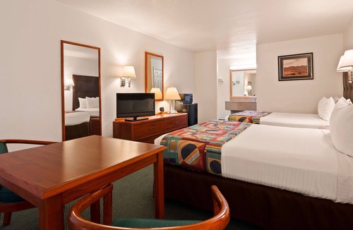 Needles Hotel | Best Western Colorado River Inn