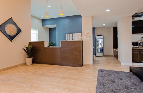 Barstow Hotel | Best Western Plus New Barstow Inn & Suites