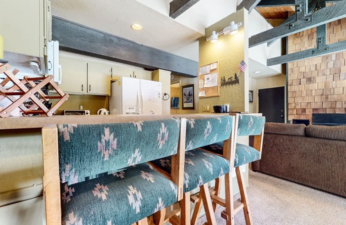 Majestic Pines Condo | Bigwood 62 Quiet and Cozy in Forest Setting, with Garage Parking by RedAwning