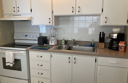 Naples Park House | Blocks to the Beaches