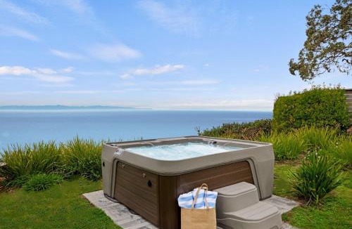 The Mesa Villa | Blue Horizon by Paradise Retreats