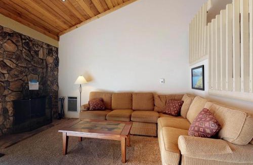Lakeshore Apartment | Blue Jay Condominium