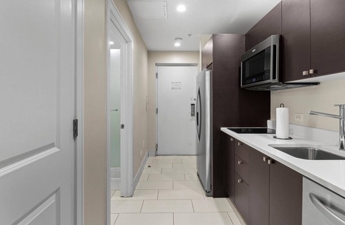 Doral Condo | Blue King Suite in Miami!