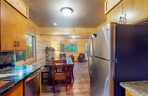 Sierra Cedars Cabin | Blue Meadow Cottage-5 mins from the lake!