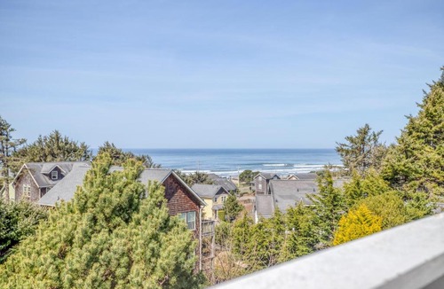 Roads End House | Blue Pacific