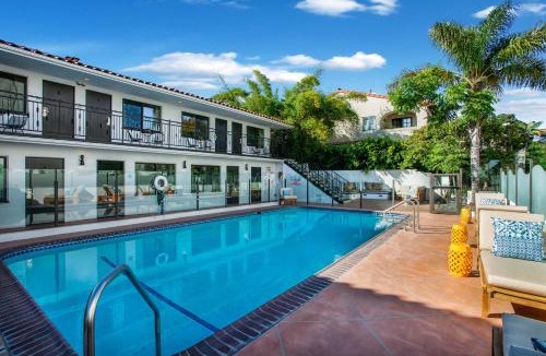 East Beach Hotel | Blue Sands Inn, A Kirkwood Collection Hotel