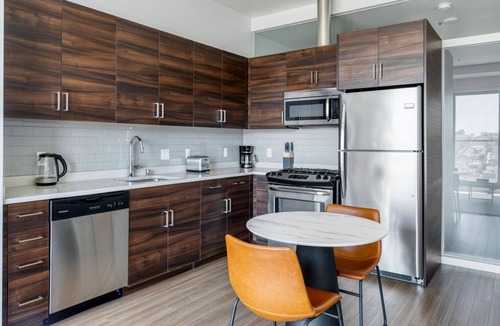 Civic Center Apartment | Blueground | Civic Center, pool, nr Civic Center