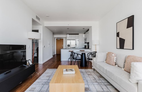 South Beach Apartment | Blueground | Rincon Hill, pool & EV, nr Embarcadero