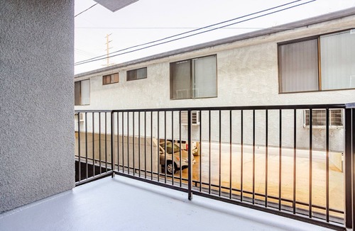 Mar Vista Apartment | Blueground | Sawtelle, view, nr Westwood Park