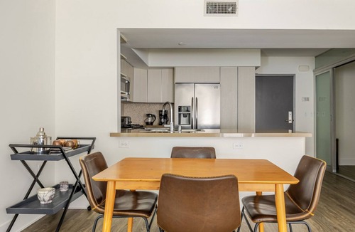 Westwood Apartment | Blueground | Westwood, rooftop, nr Getty Center