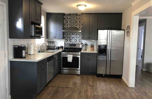 Oakland House | Bon Voyage Home. Great For Getting Around Town!