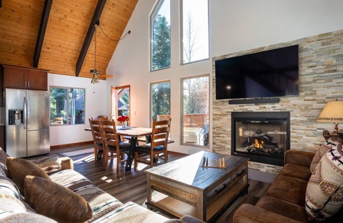 Kings Beach House | Book a Fall Getaway Today! Cozy Home with WiFi, short ride to the Lake!